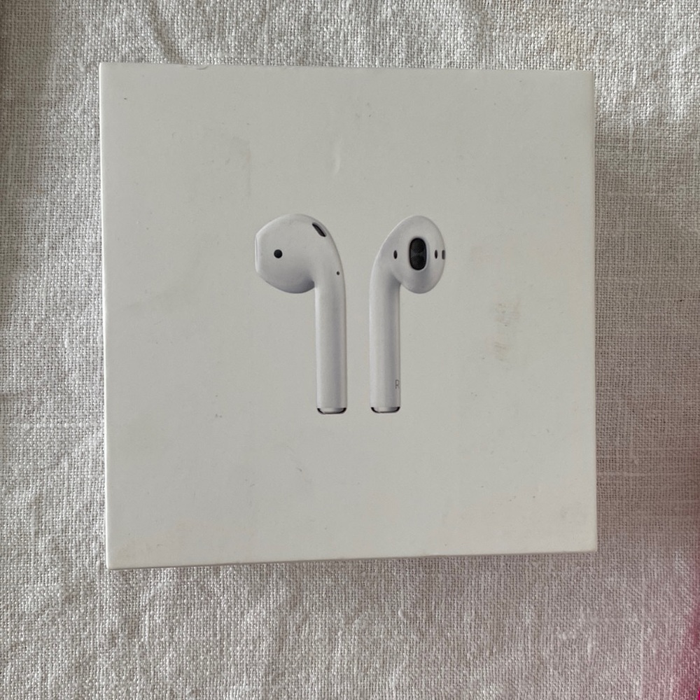 AirPods (2nd generation)